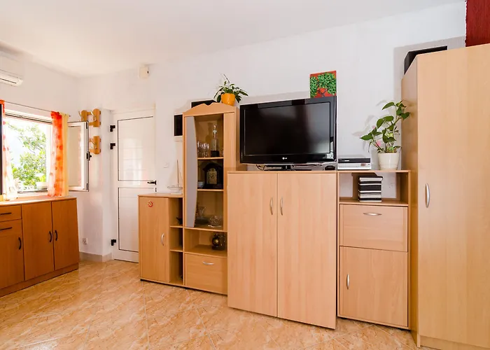 Mala Ana دوبروفينك