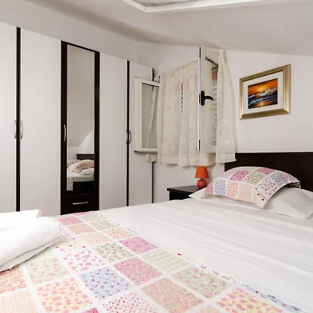 Apartamento Mala Ana *