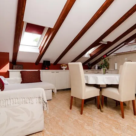 Mala Ana Apartment *